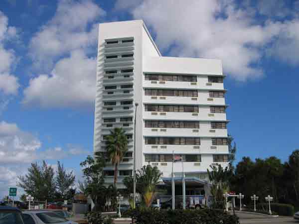 Howard Johnson Plaza Dezerland Beach & Spa  01.[1]